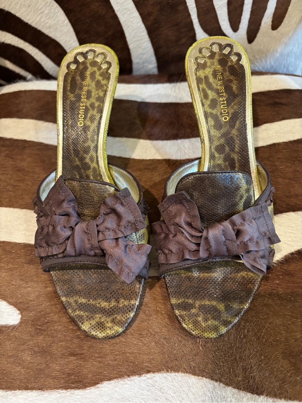 Brown Ruffle Bow Slide-on Sandal